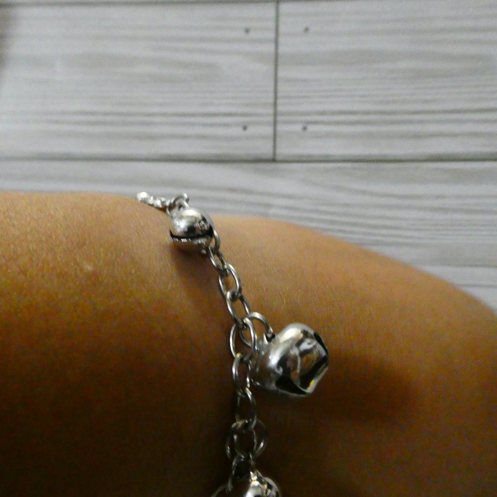 Jingle Bell bracelet. Is all silver. - Picture 5 of 5